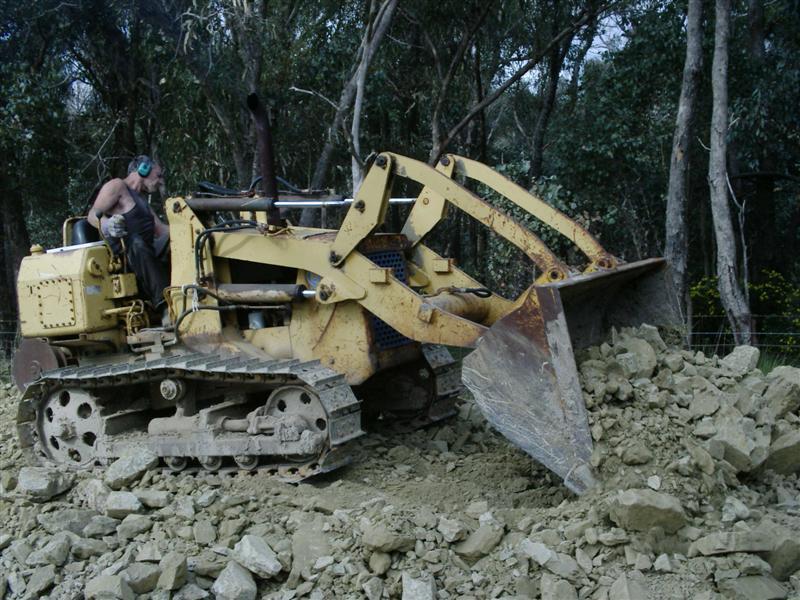 1980 MITSUBISHI BS3F CRAWLER LOADER