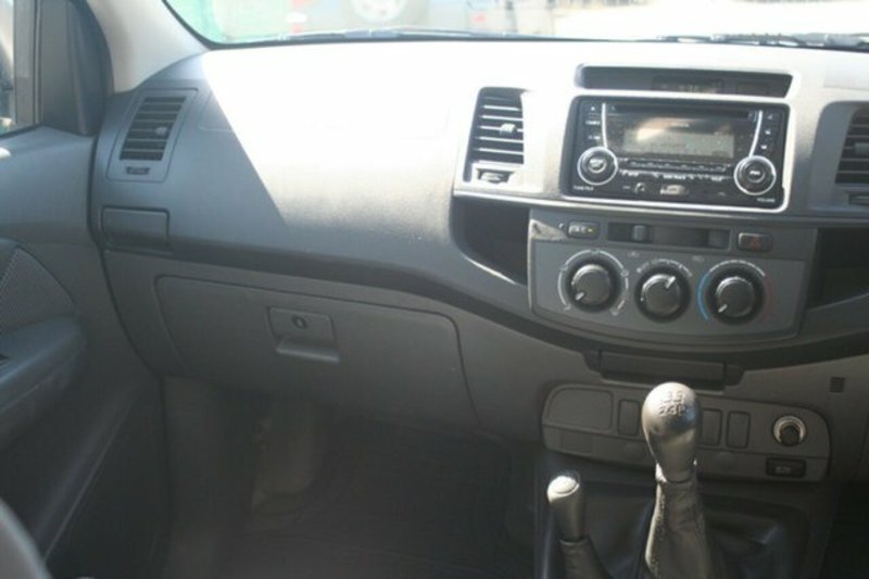 2012 TOYOTA HILUX SR (4x4) KUN26R MY12