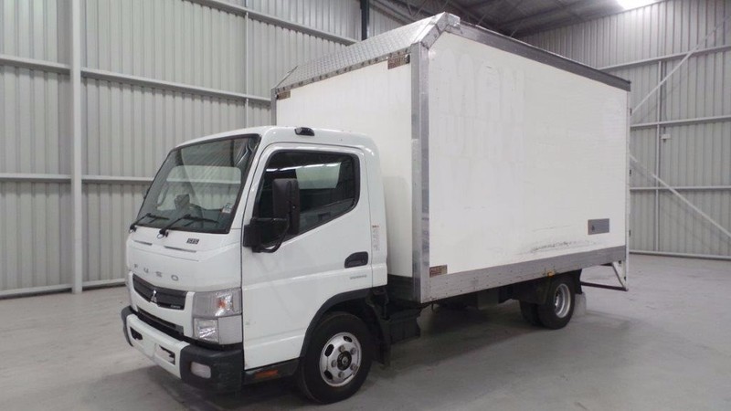 2011 FUSO Canter 515 Canter 515 Truck
