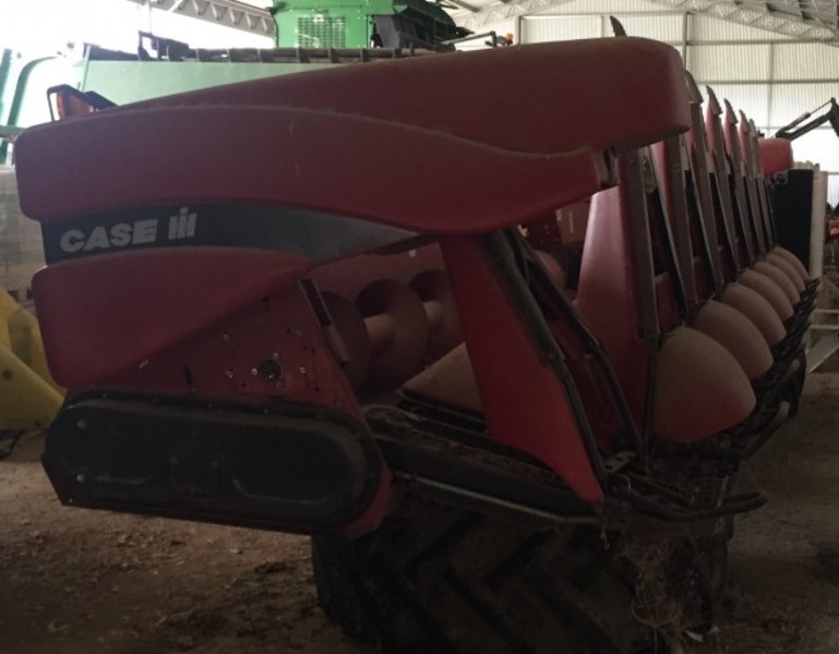 Case IH 2208 Harvester