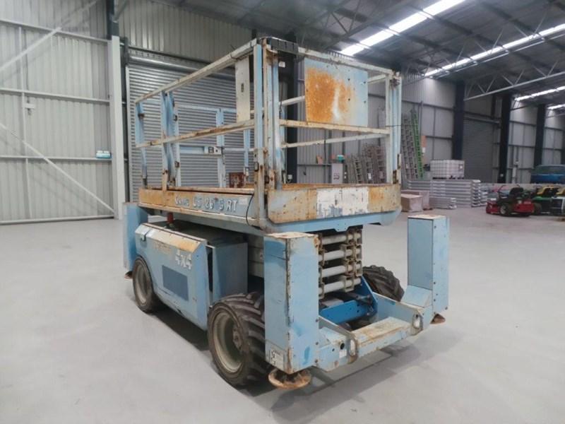2005 GENIE GS2668RT SCISSOR LIFT