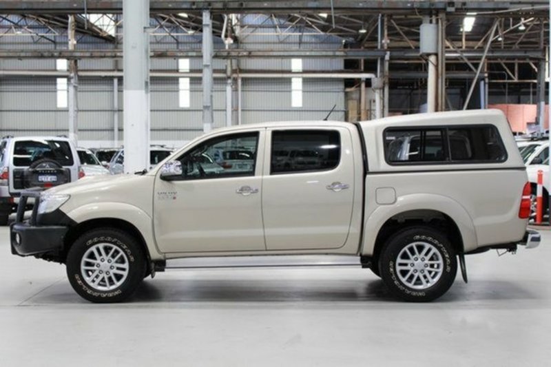 2012 TOYOTA HILUX SR5 (4x4) KUN26R MY12