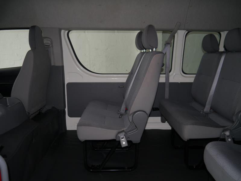 2011 TOYOTA HIACE COMMUTER TRH223R MY11