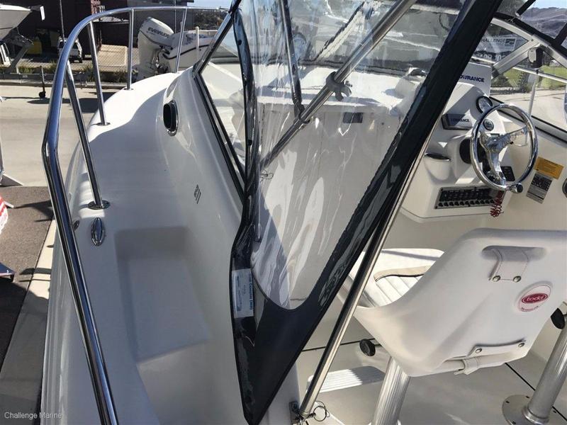 Key West 211 Walkaround 4 Stroke Yamaha