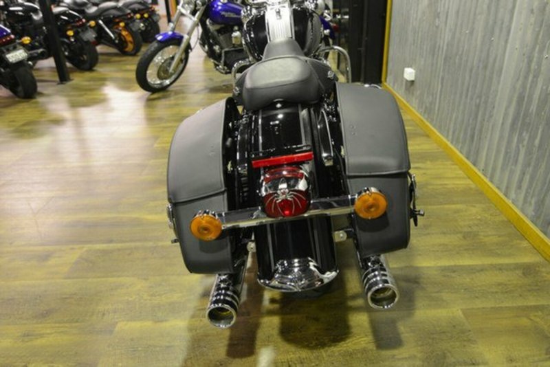 2011 HARLEY-DAVIDSON 1700CC FLHR ROAD KING MY11