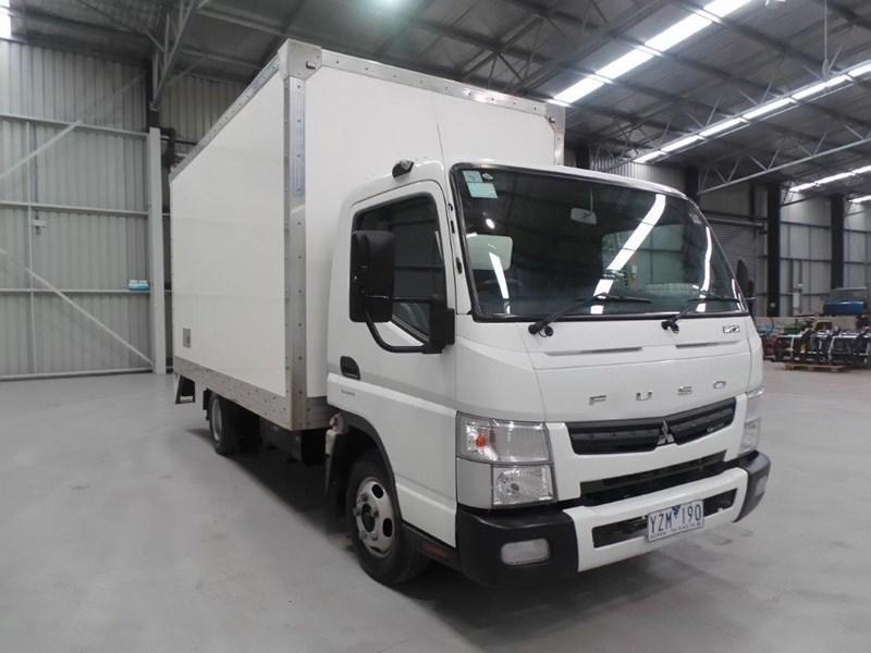 2012 FUSO CANTER 515