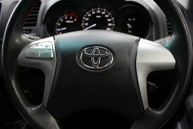 2013 TOYOTA HILUX SR (4x4) KUN26R MY12