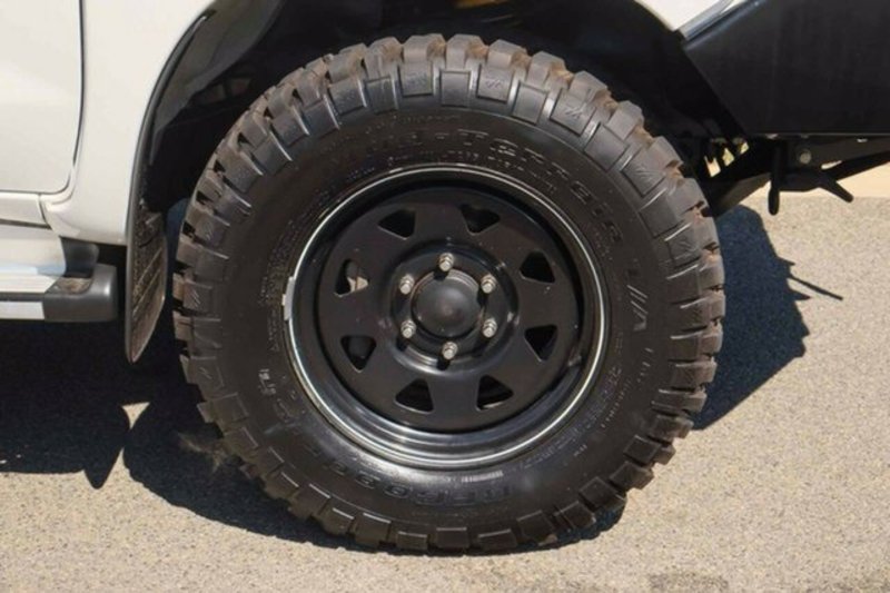 2012 TOYOTA HILUX SR5 (4x4) KUN26R MY12