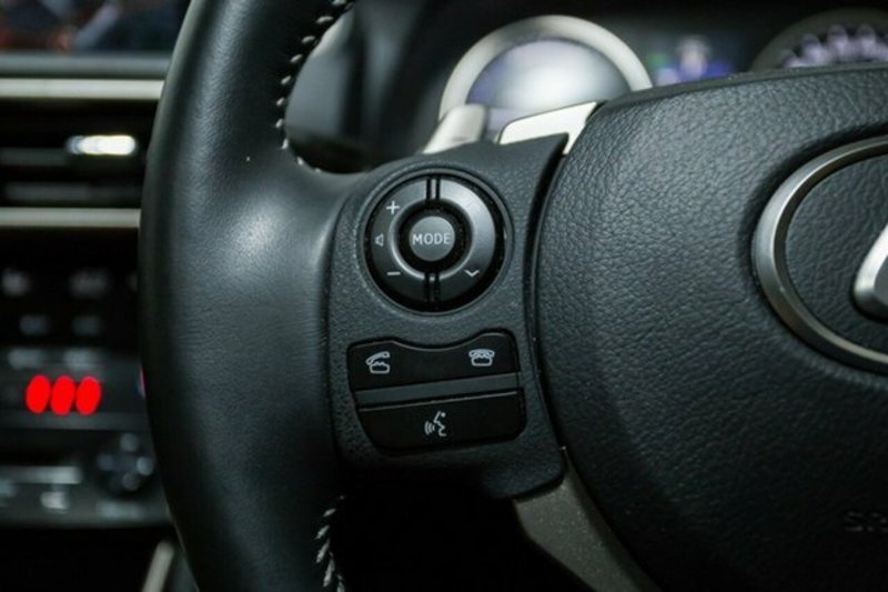 2014 LEXUS IS300h LUXURY HYBRID AVE30R MY15