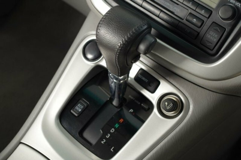 2003 TOYOTA KLUGER CVX (4x4) MCU28R