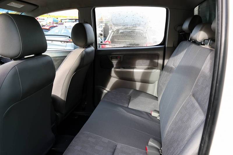 2010 TOYOTA HILUX SR (4x4) KUN26R 09 UPGRADE