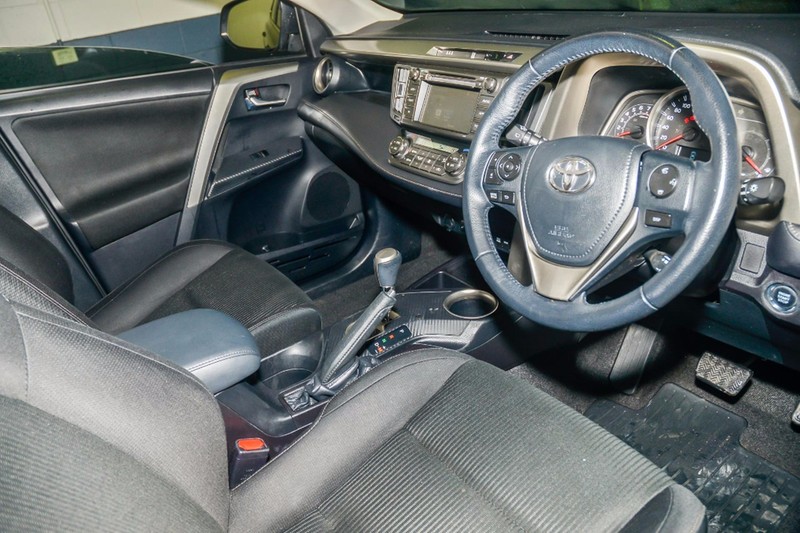 2015 TOYOTA RAV4 GXL ZSA42R