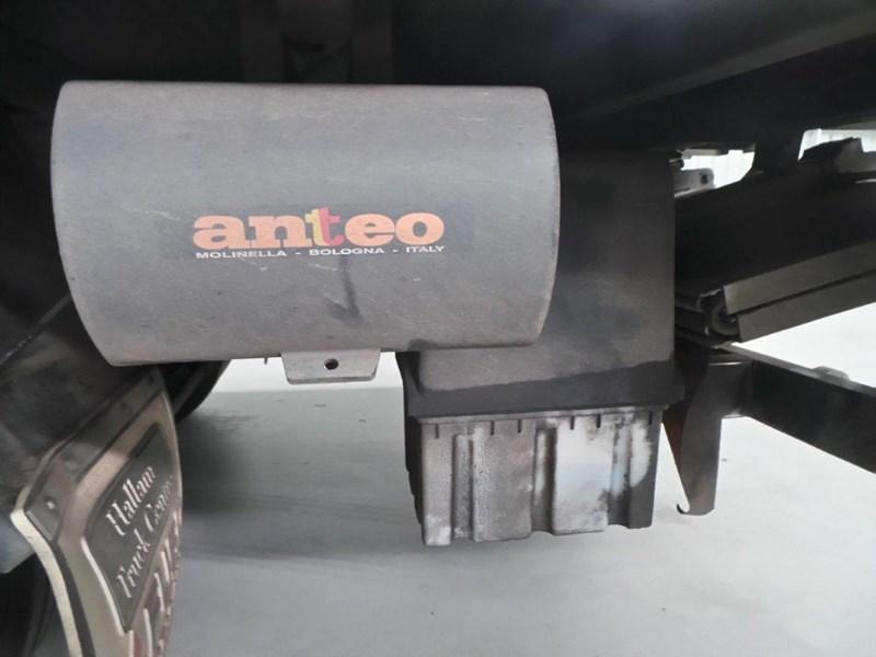 2010 FUSO CANTER
