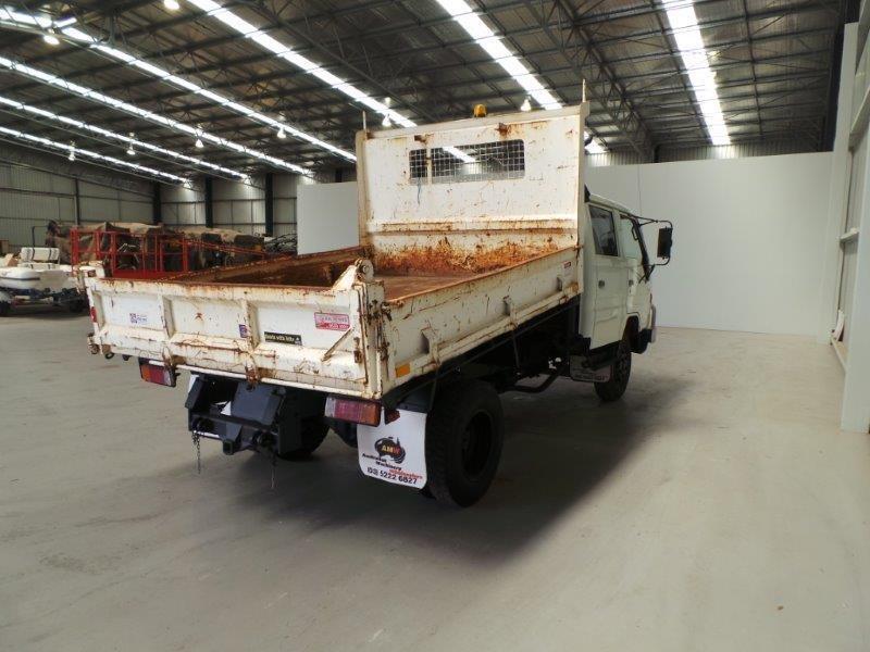 TOYOTA DYNA 300 TIPPER