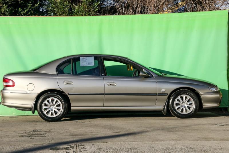 2000 HOLDEN COMMODORE Berlina VT II