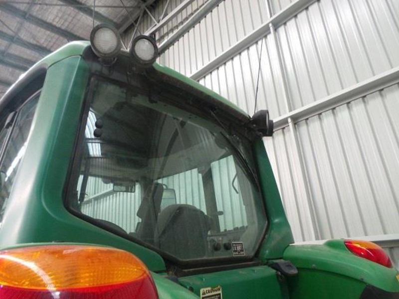 2004 JOHN DEERE 6520 TRACTOR