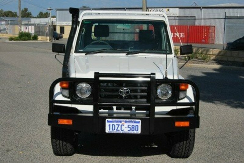 2005 TOYOTA LANDCRUISER HDJ79R