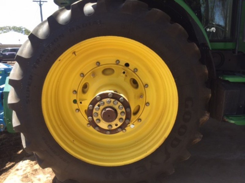 JOHN DEERE 8530 Tractor
