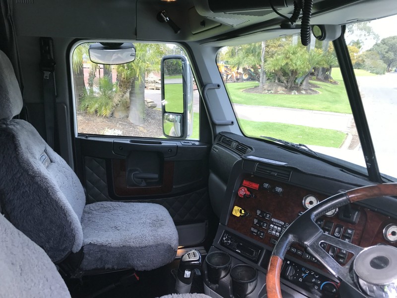 2014 FREIGHTLINER Coronado 114 CORONADO Coronado Truck