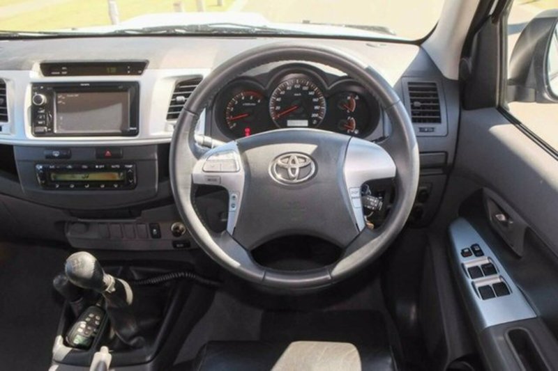 2012 TOYOTA HILUX SR5 (4x4) KUN26R MY12
