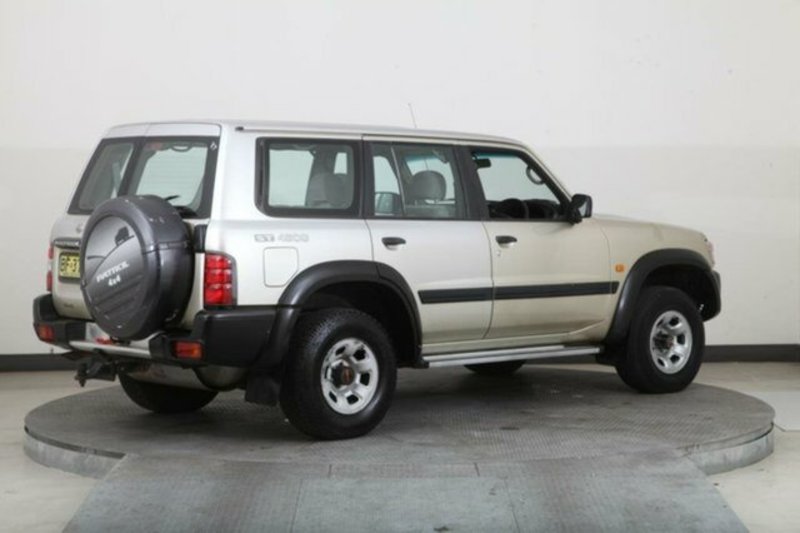 2000 NISSAN PATROL ST (4x4) GU