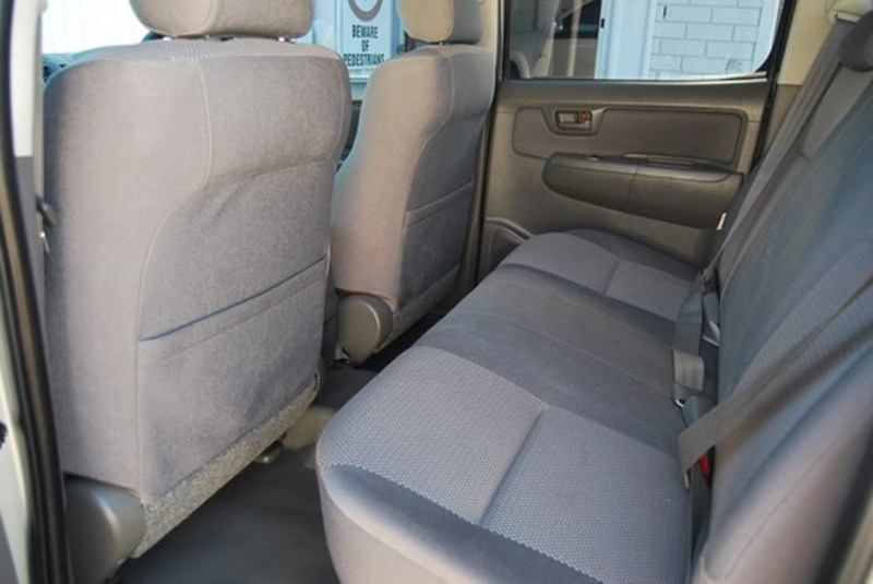 2011 TOYOTA HILUX SR KUN26R