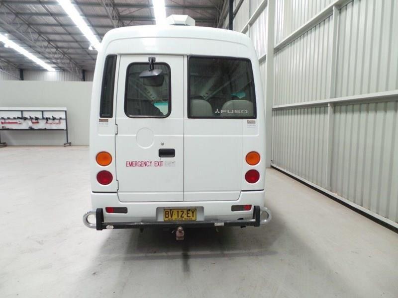 2010 MITSUBISHI ROSA BUS