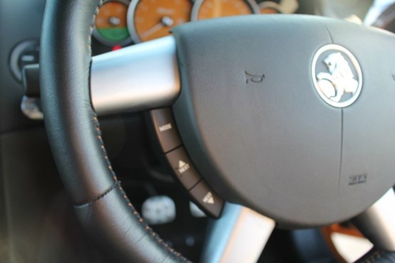 2005 HOLDEN MONARO CV8 Z VZ