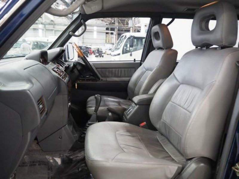 1998 MITSUBISHI PAJERO GLS LWB (4x4) NL