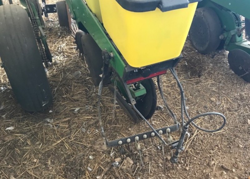 JOHN DEERE 1700 Planters