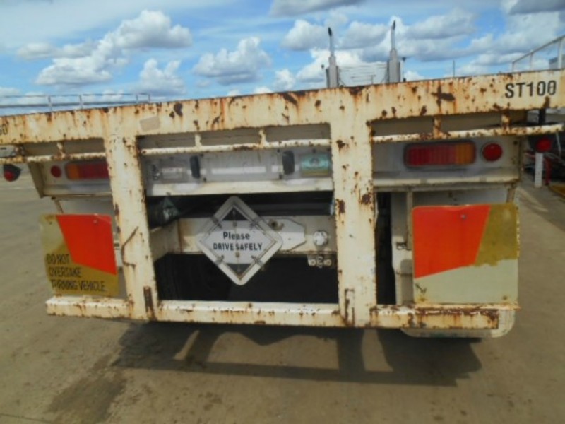 1980 Haulmark Flat top Semi Trailer
