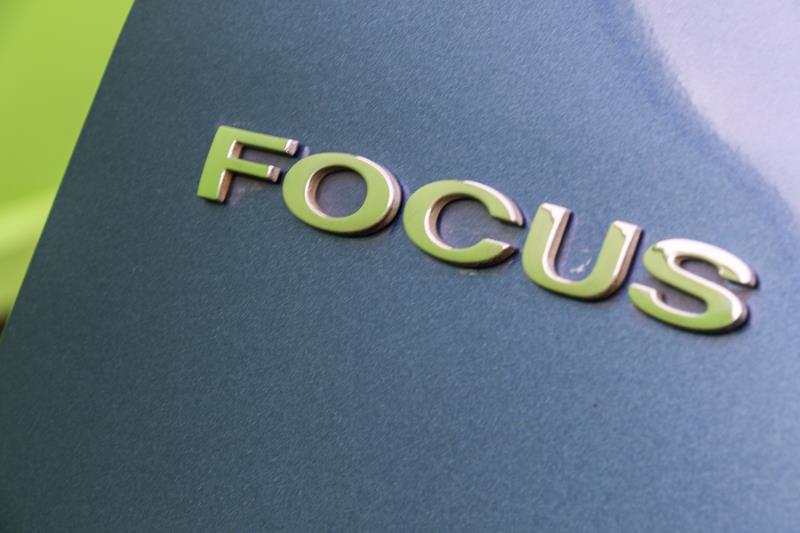 2005 FORD FOCUS LS