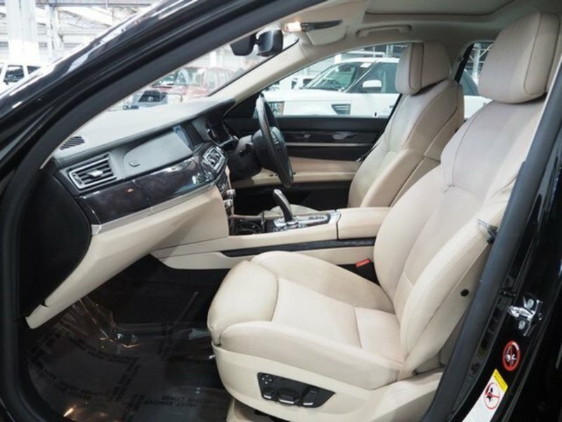 2009 BMW 7 50i F01