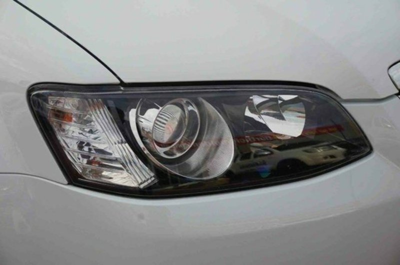 2011 HOLDEN CALAIS VE II