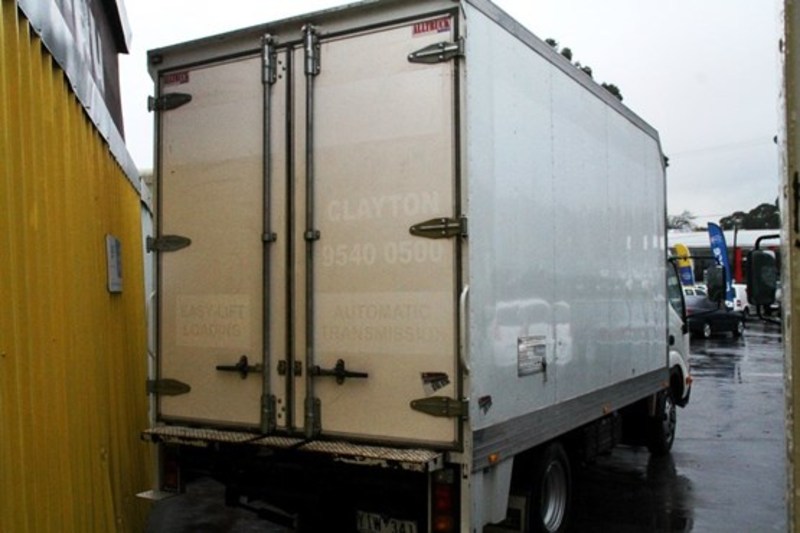 2011 HINO 300 SERIES 616 4X2 AUTO