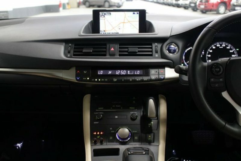 2015 LEXUS CT 200h. HYBRID LUXURY ZWA10R MY15