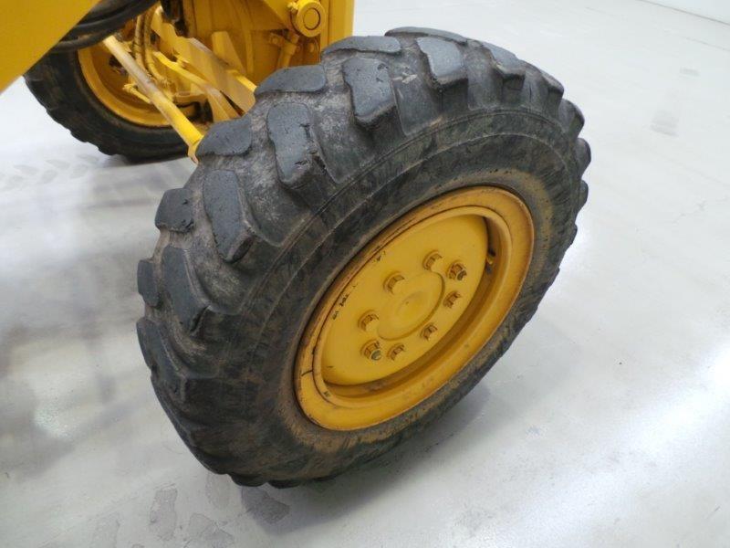 KOMATSU GD355A-1
