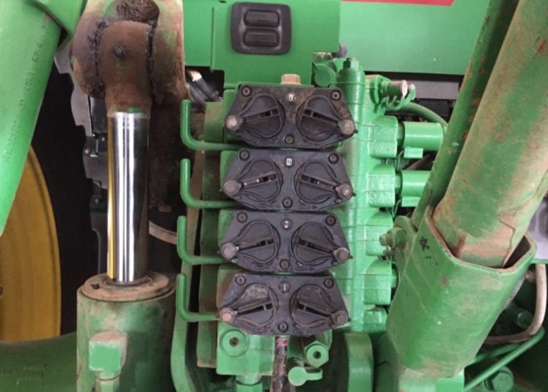 JOHN DEERE 8520 Tractor