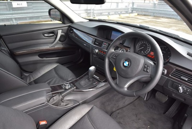 2011 BMW 320I LIFESTYLE E90