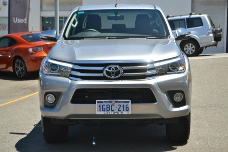 2016 TOYOTA HILUX SR5 (4x4) GUN126R