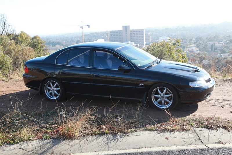 2000 HOLDEN BERLINA VX
