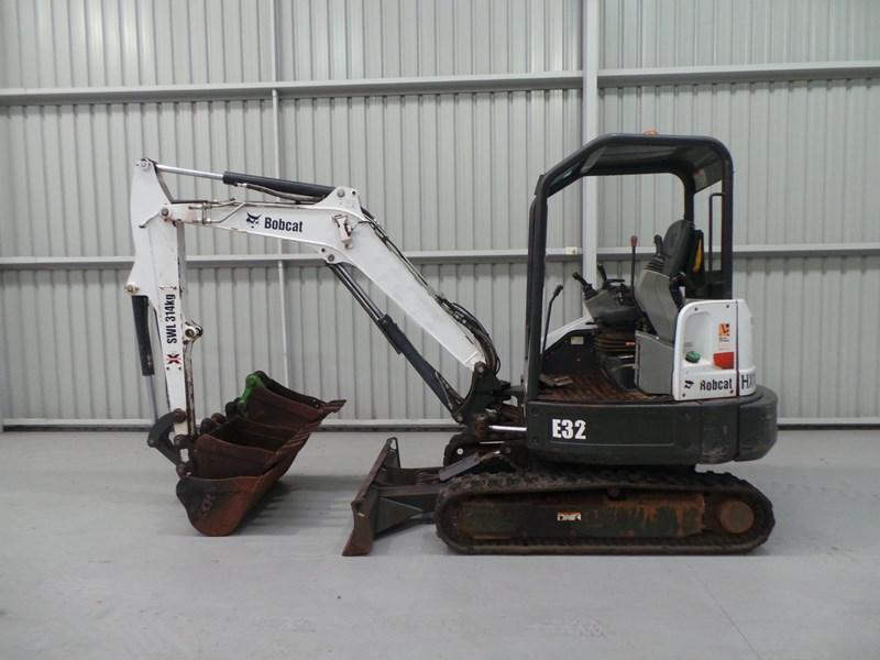 2011 BOBCAT E32M EXCAVATOR