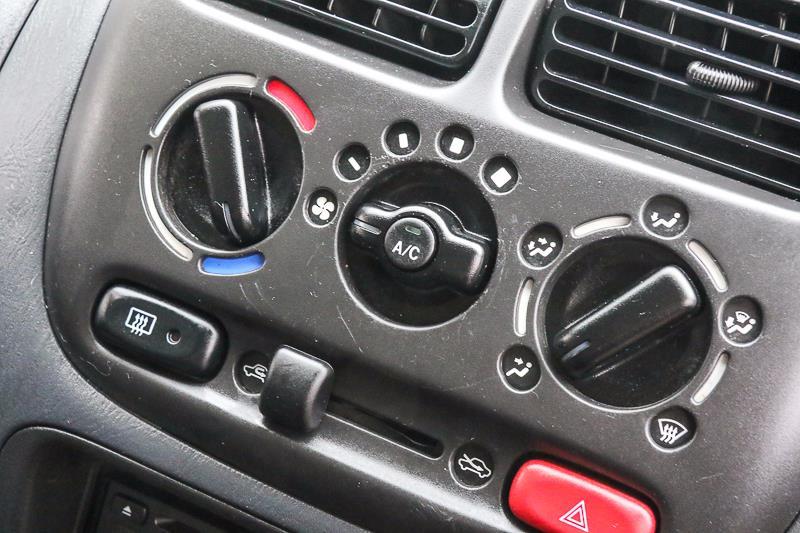 2004 SUZUKI IGNIS