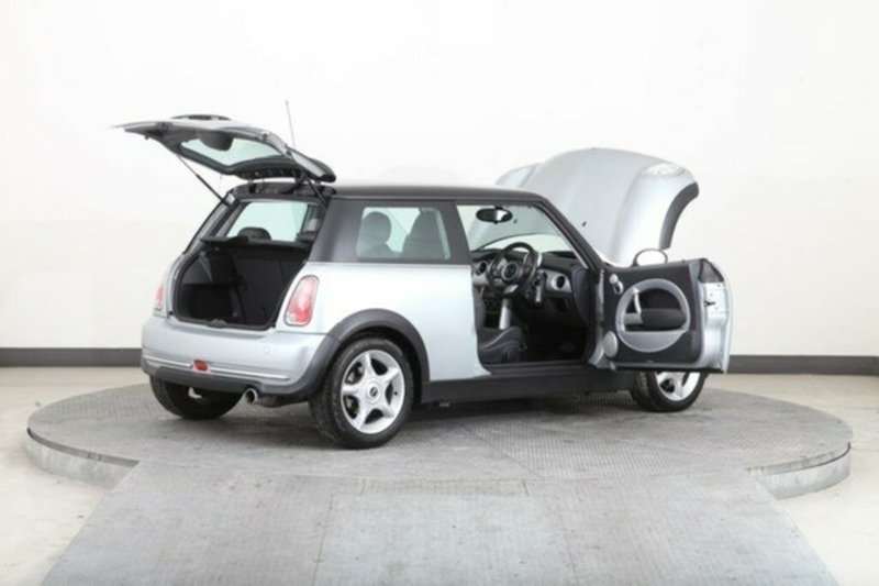 2004 MINI COOPER R50