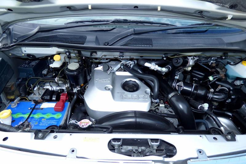 2000 NISSAN ELGRAND E50