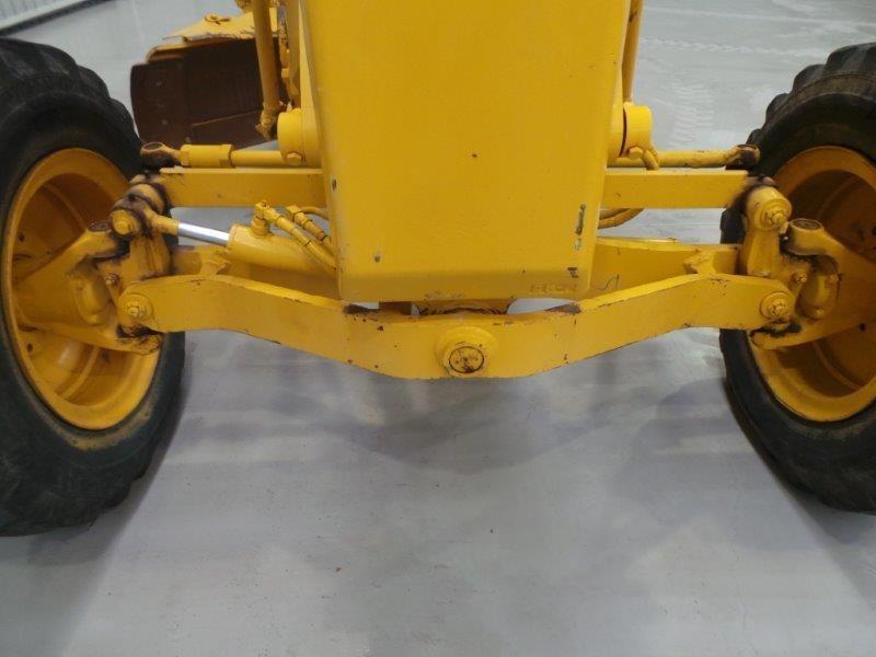 KOMATSU GD355A-1