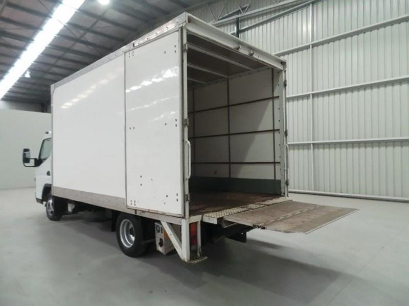 2012 FUSO CANTER 515