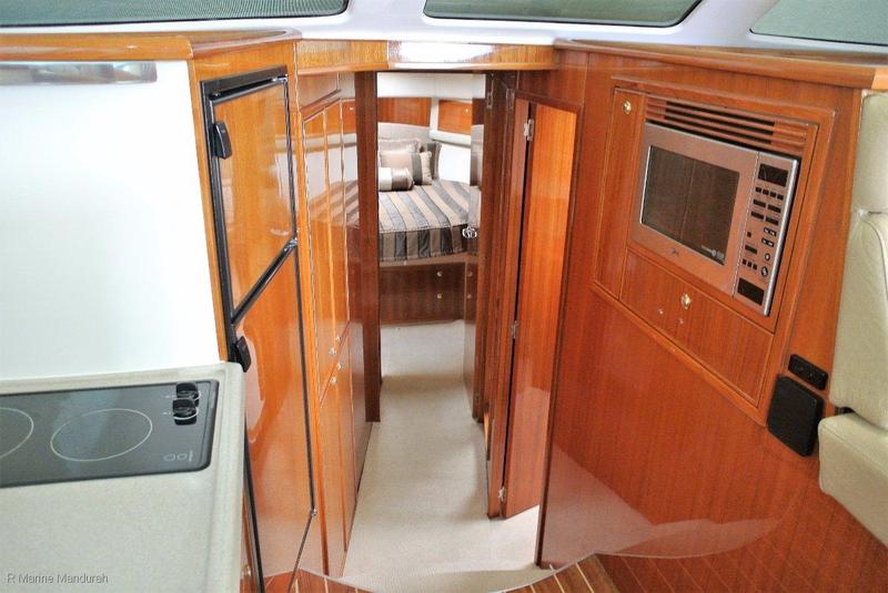 Riviera 42 Flybridge *** OUTSTANDING CONDITION ***$459,000***