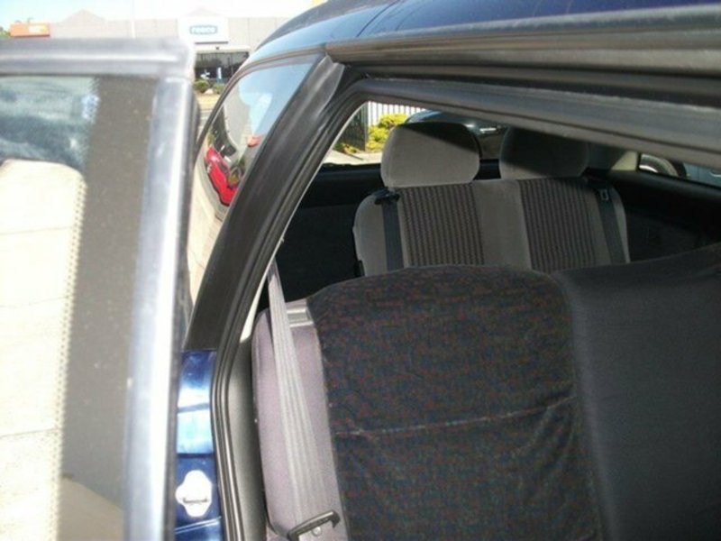2002 HOLDEN COMMODORE EXECUTIVE VXII
