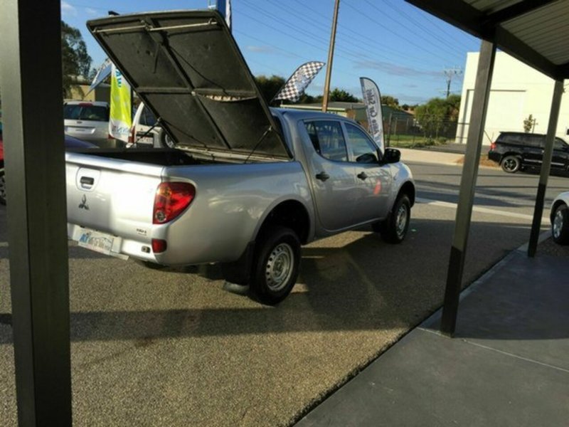 2011 MITSUBISHI TRITON turbo diesel auto MN GLX
